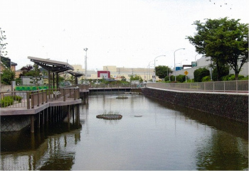 風の郷公園と調節池周辺